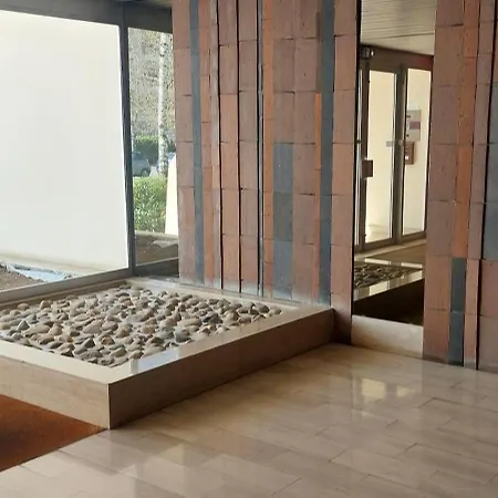 Sur Les Rives D'allier 公寓