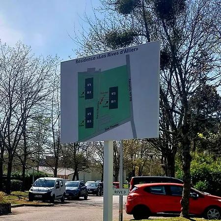 Sur Les Rives D'allier 公寓 *